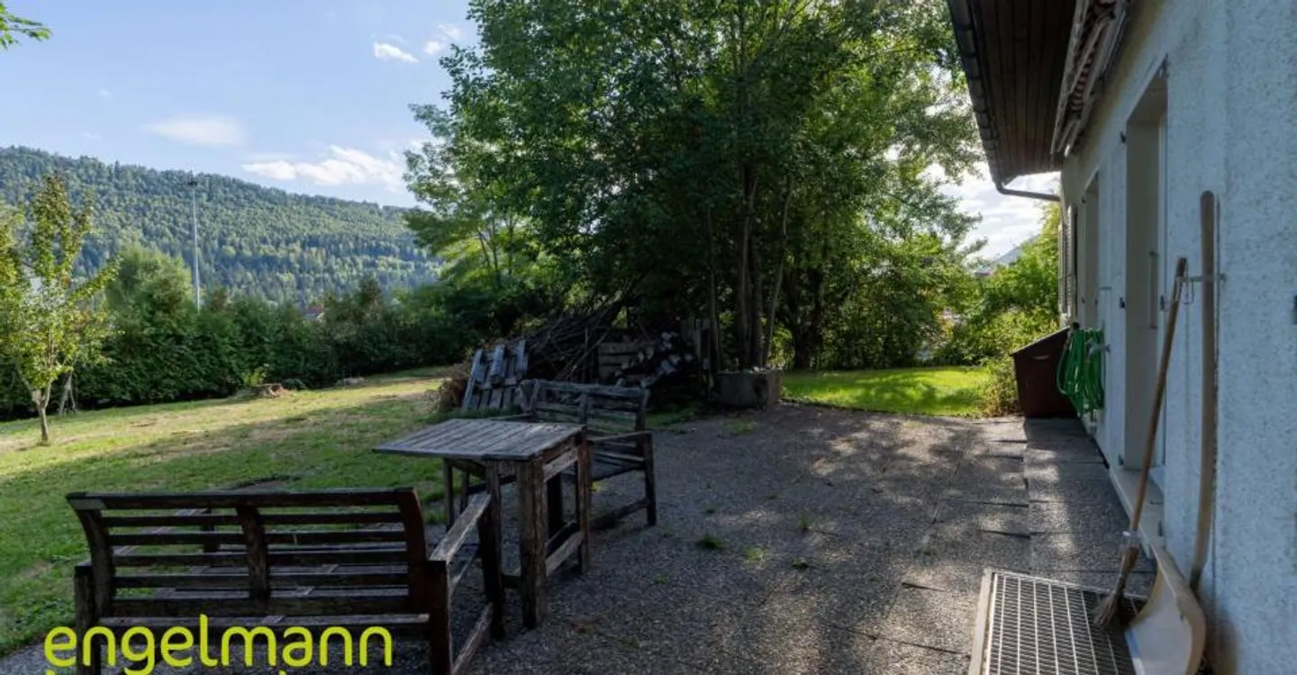 Large property of 8.5 rooms with double garage - Photo 3 of 12
