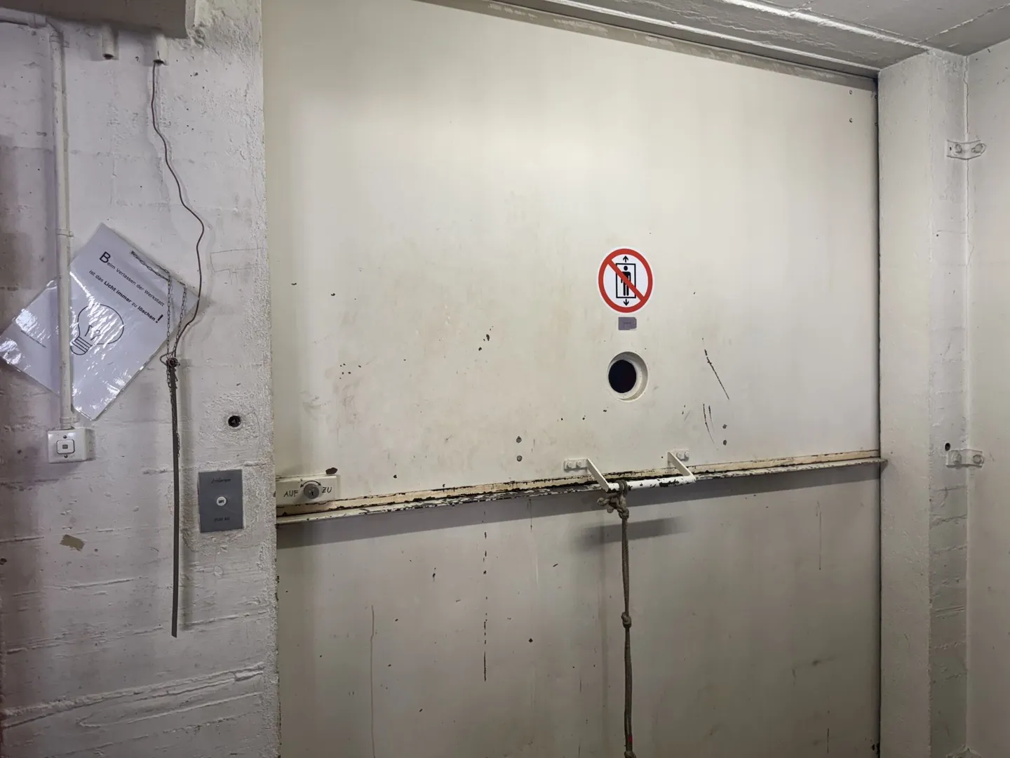 Espace commercial (Ascenseur commercial_1er étage_228m2) - Photo 3 sur 5