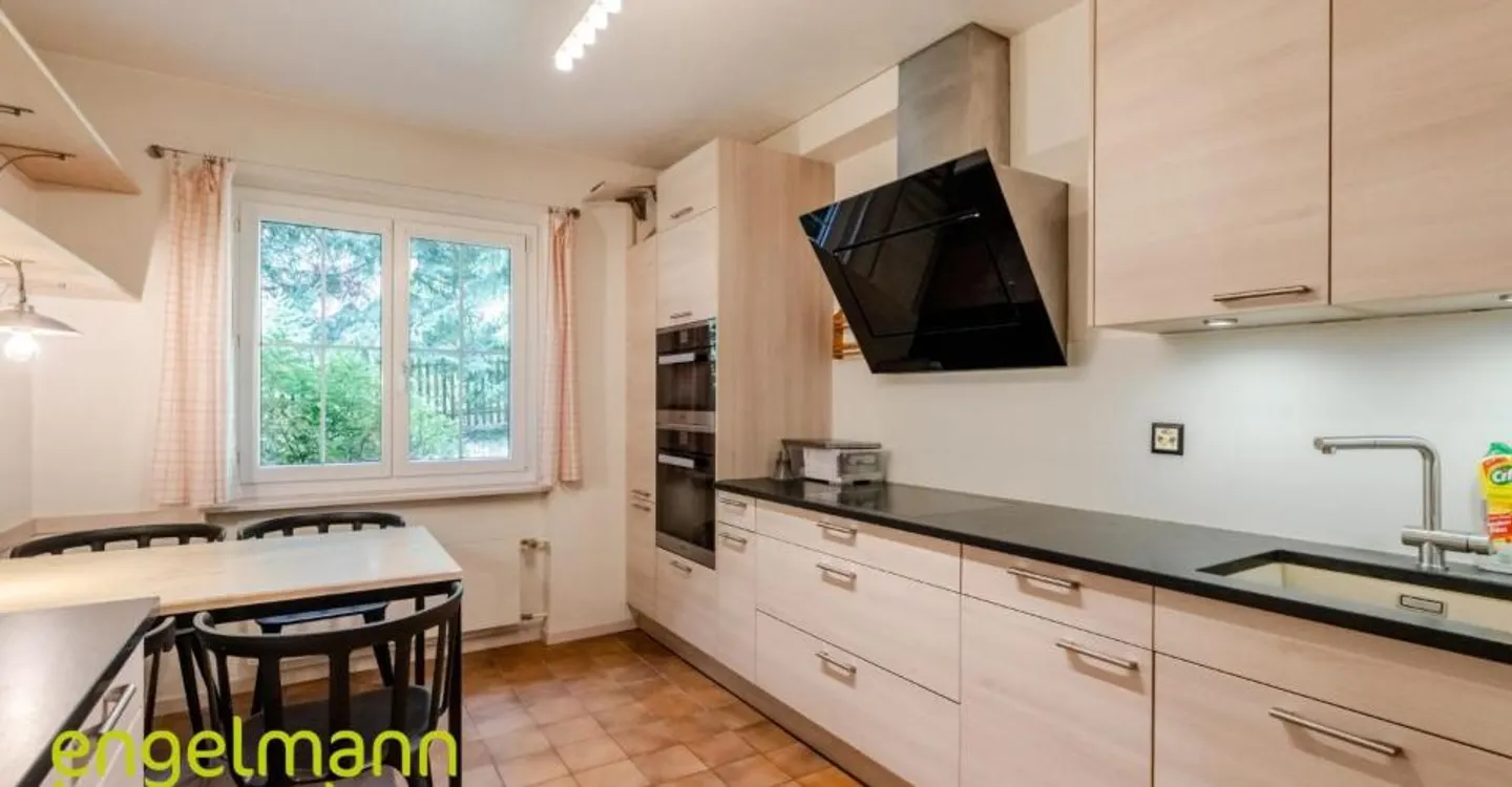 Large property of 8.5 rooms with double garage - Photo 7 of 12