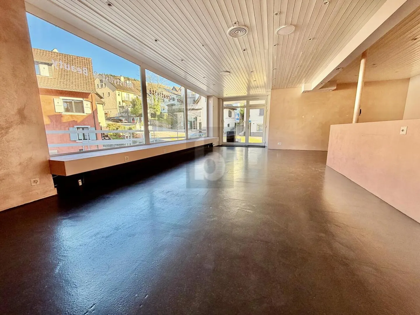 FLEXIBLE, MODERNE & CENTRALE - Photo 1 sur 6