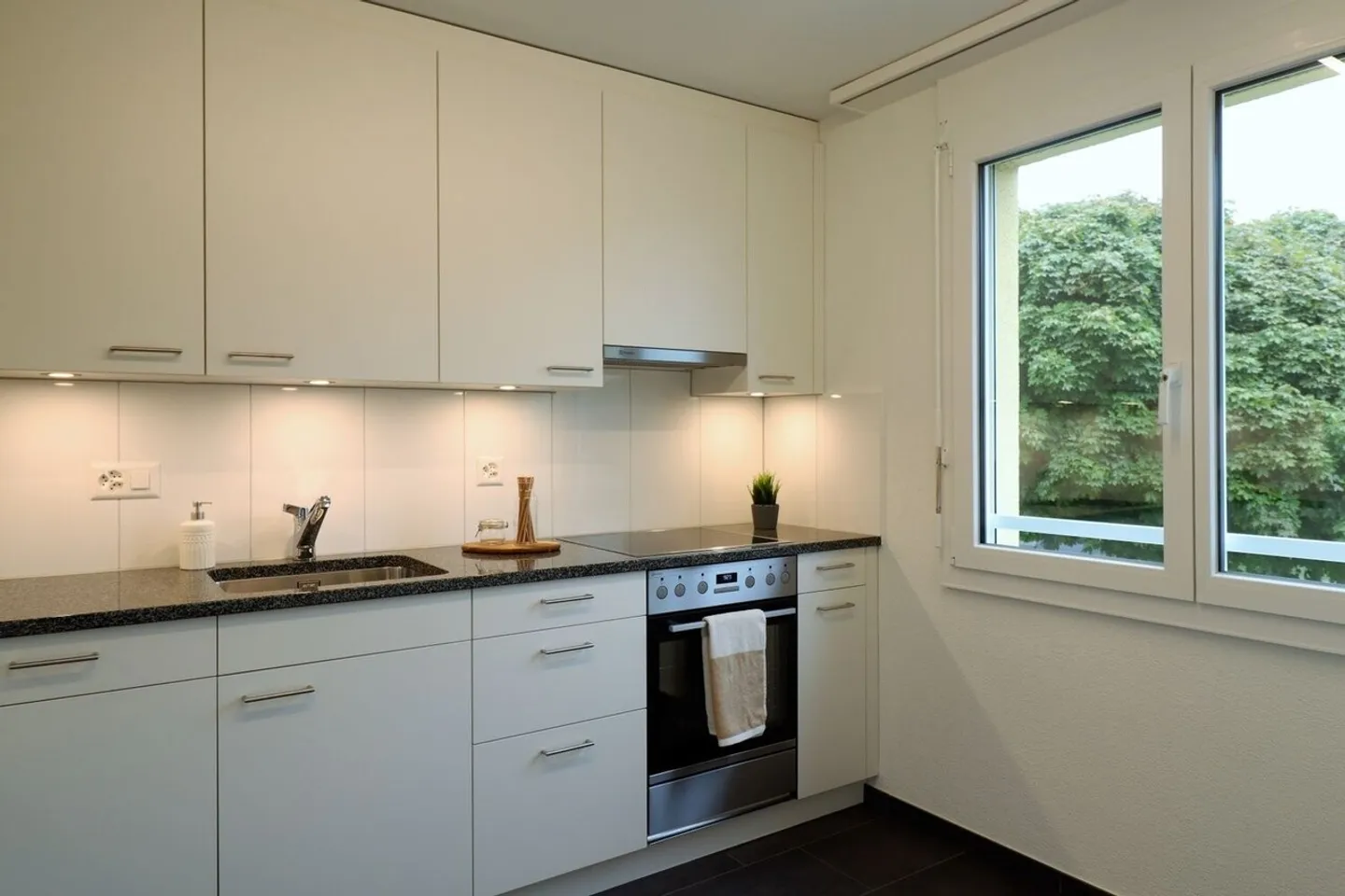 Apartment for rent - Photo 2 of 11