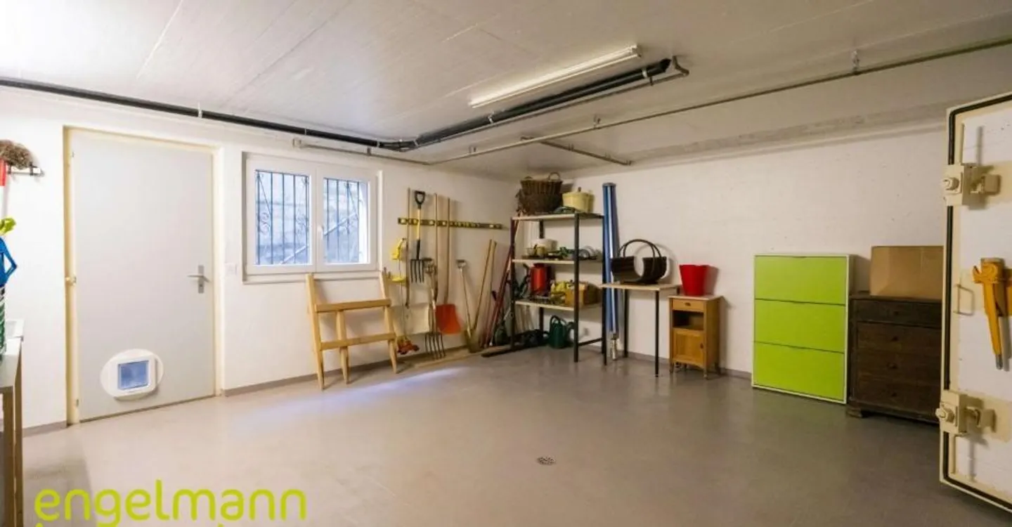 Large property of 8.5 rooms with double garage - Photo 11 of 12
