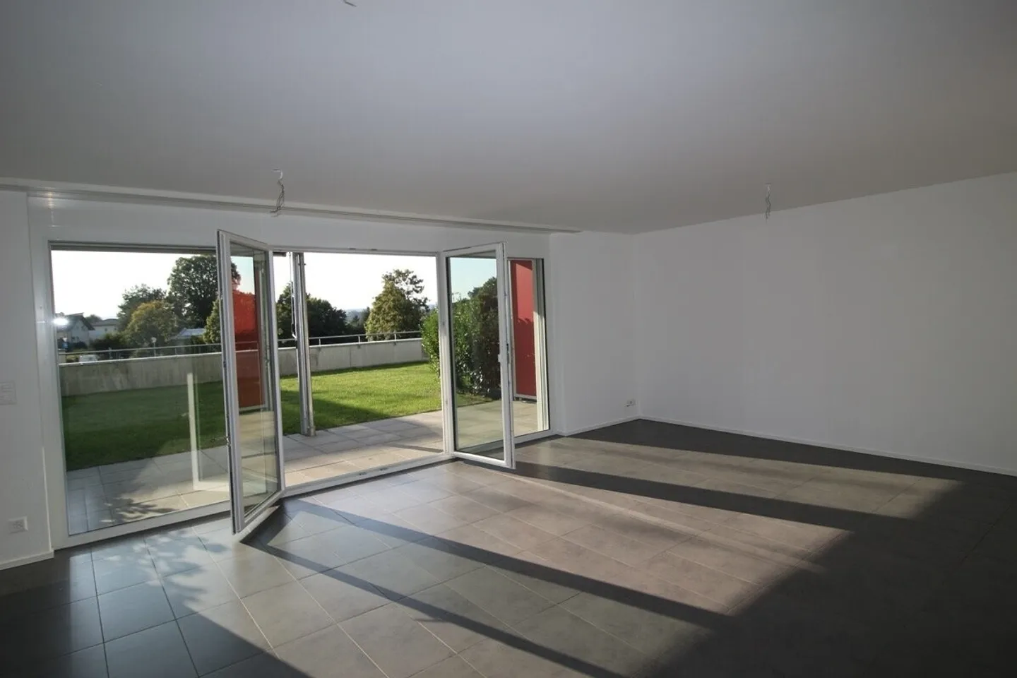 MAGNIFIKANTE 2,5 Zimmer mit schöner Terrasse - Foto 1 von 9