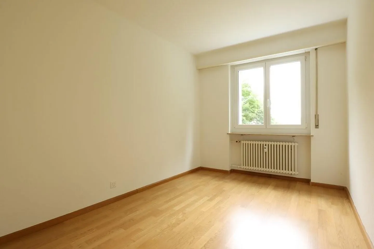 Appartamento luminoso in un ambiente verdeggiante - Foto 4 di 7