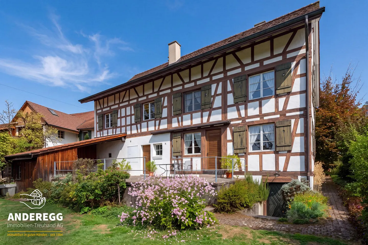 Geräumiges Haus mit Büro - Foto 2 von 14