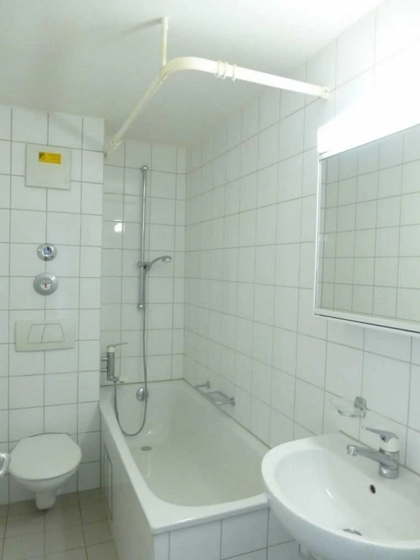 Appartamento luminoso in un ambiente verdeggiante - Foto 5 di 7