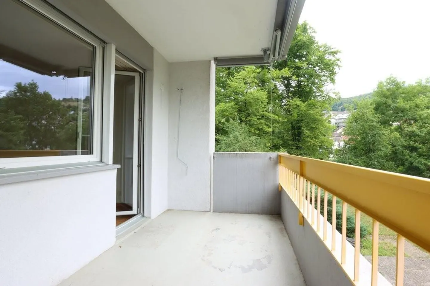 Appartamento luminoso in un ambiente verdeggiante - Foto 6 di 7