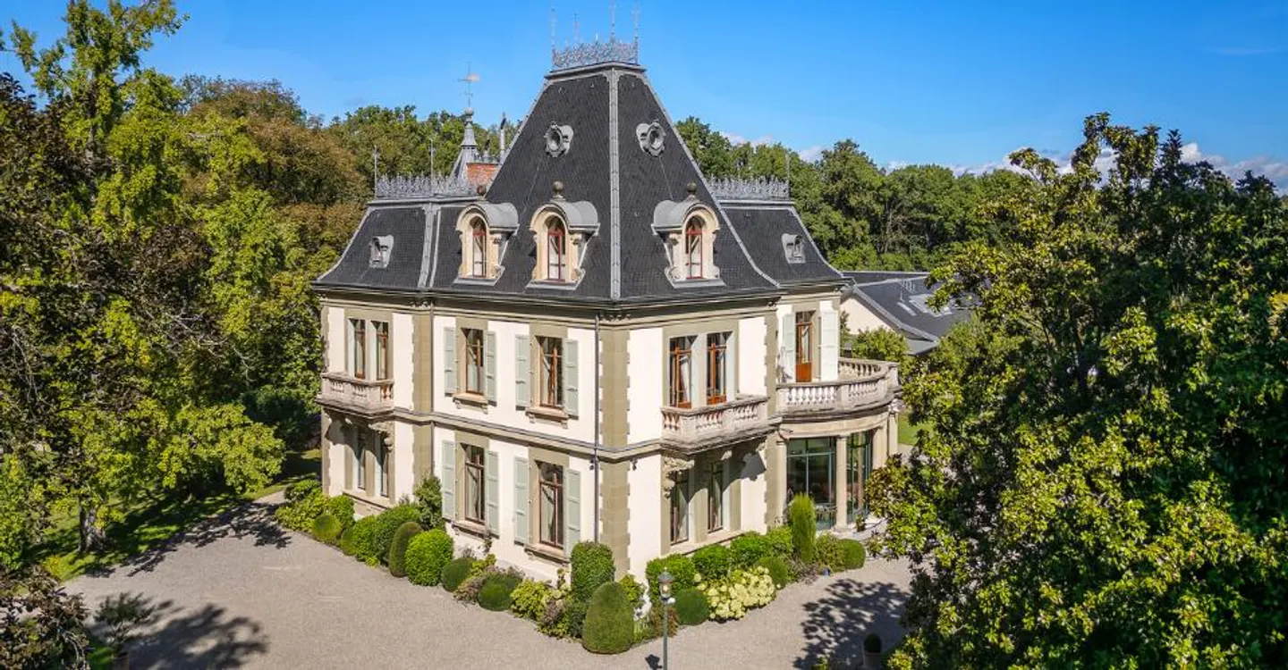 Exceptionnel Château du 19ème siècle et domaine de 9,5 hectares - Foto 3 von 13