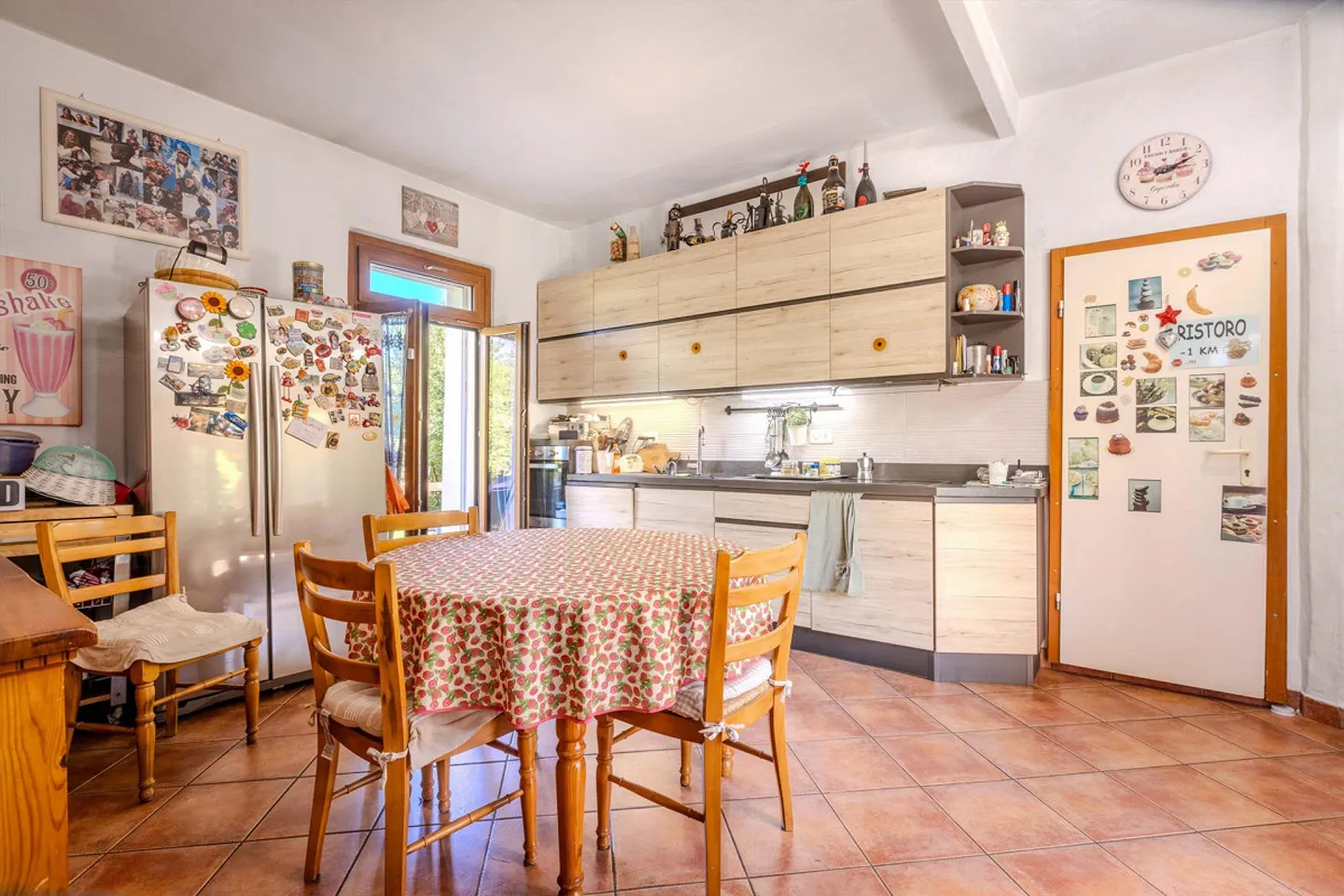 Bella Casa con 13 Stanze a Novazzano divisa in 3 Unità - Foto 5 di 9
