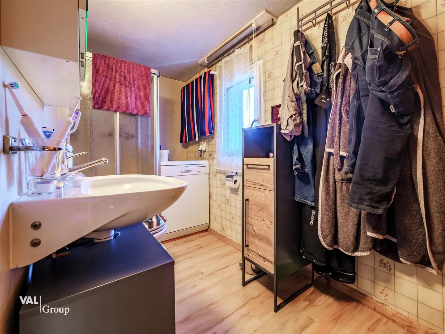 Charmante maison résidentielle avec grange convertie et potentiel de développement supplémentaire - Photo 7 sur 12