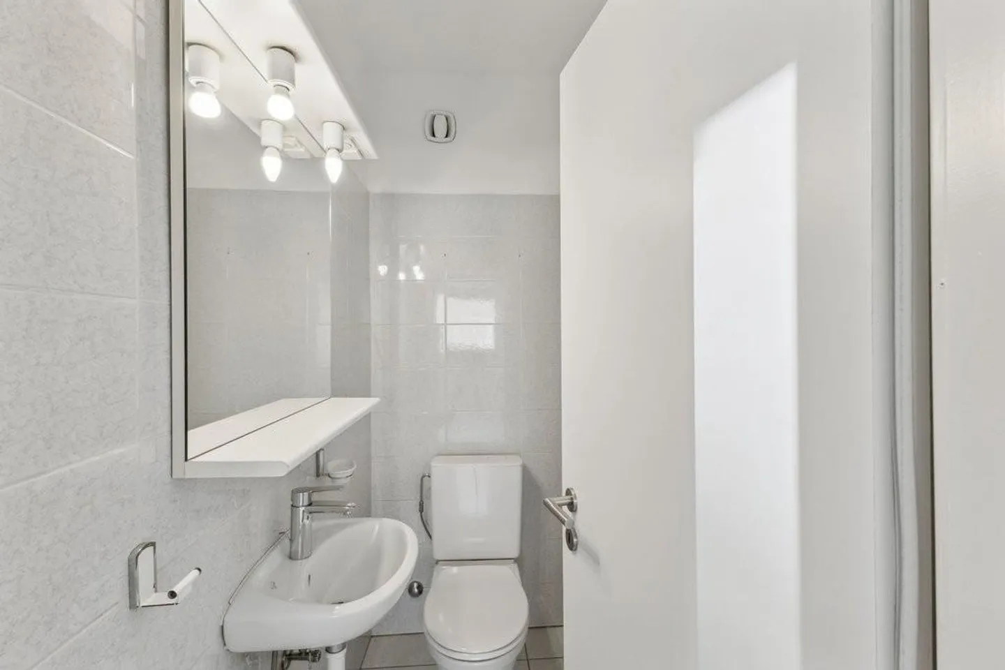 Spacieux et lumineux, 4.5 pièces disponibles immédiatement ! - Photo 6 sur 7