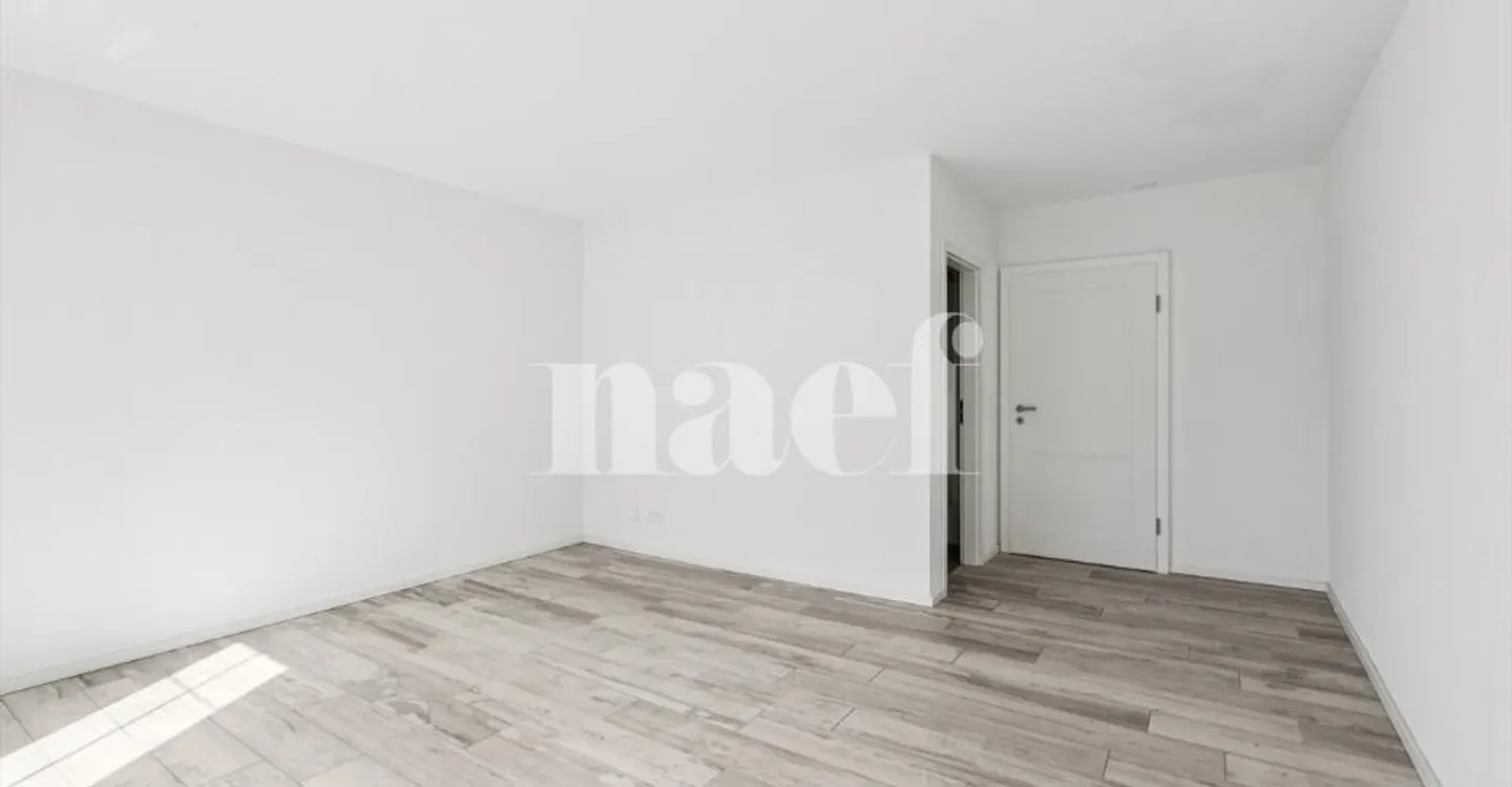 Appartement rénové dans une bâtisse historique - Photo 5 sur 12