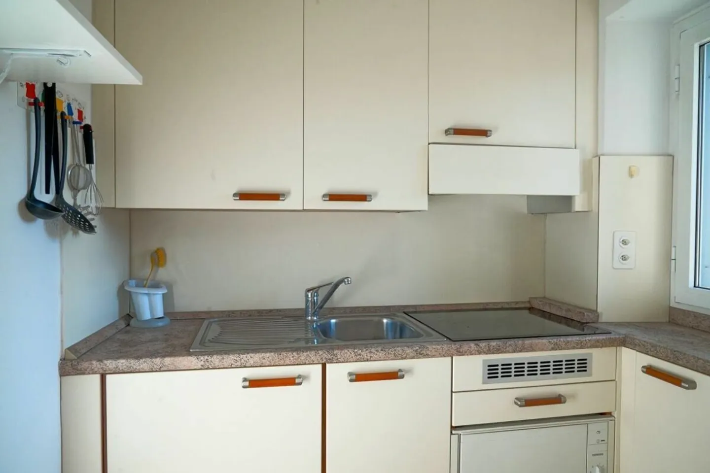 Characteristic renovated rustic with fireplace and terrace in the historic center of Mondonico - Photo 3 of 13