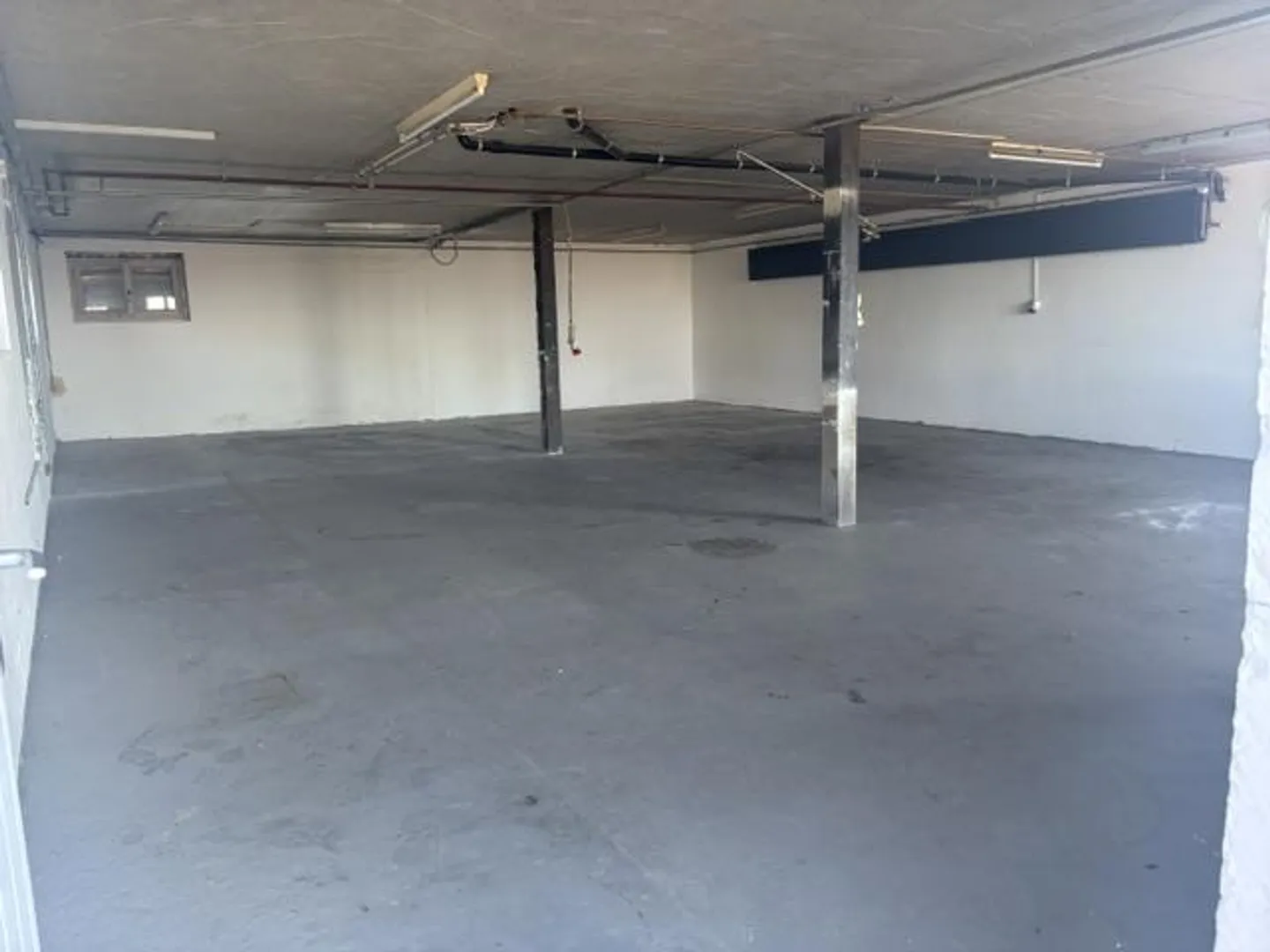 Workshop / Warehouse with Office and Toilet - Photo 4 of 8
