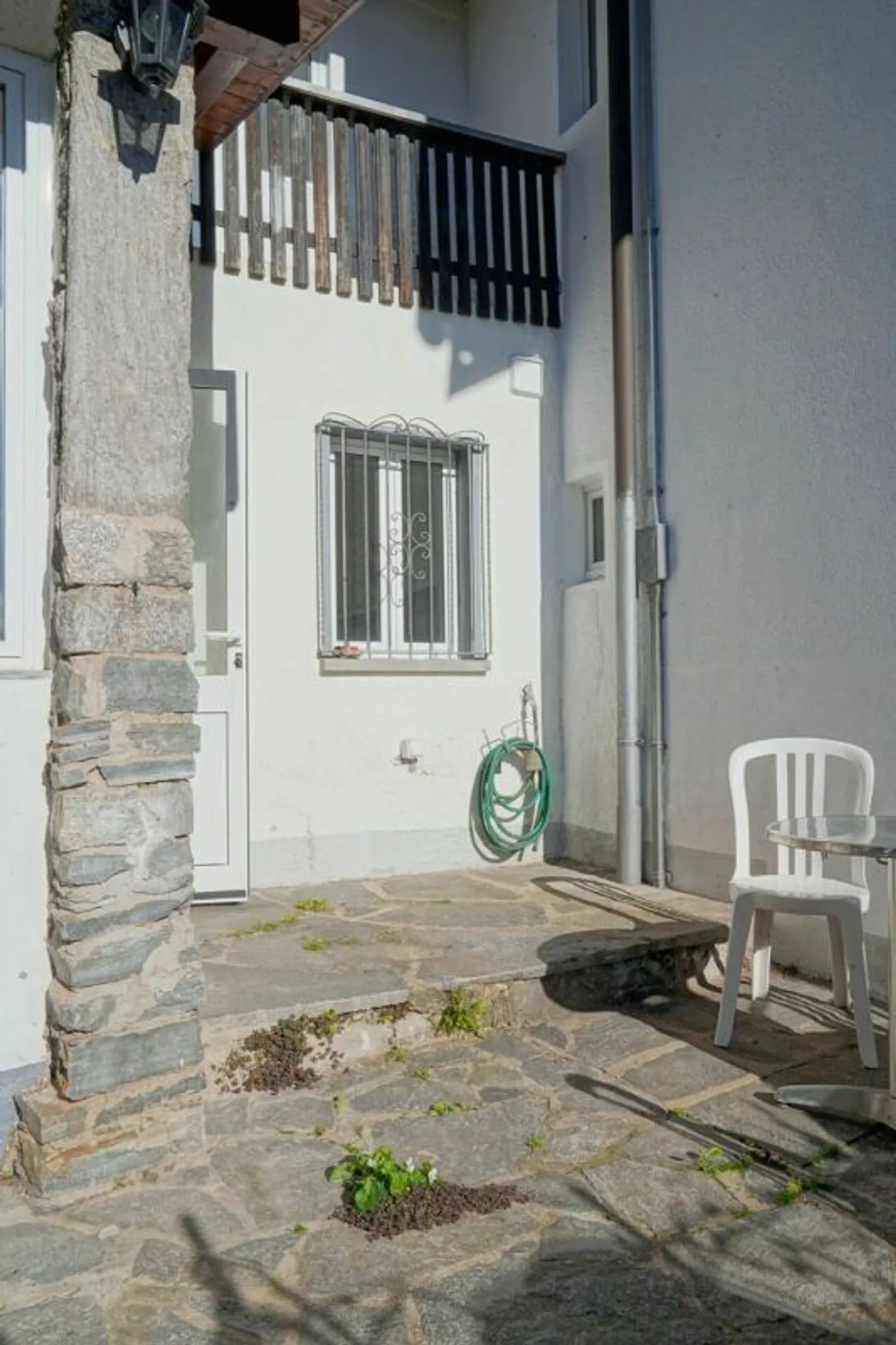 Characteristic renovated rustic with fireplace and terrace in the historic center of Mondonico - Photo 10 of 13
