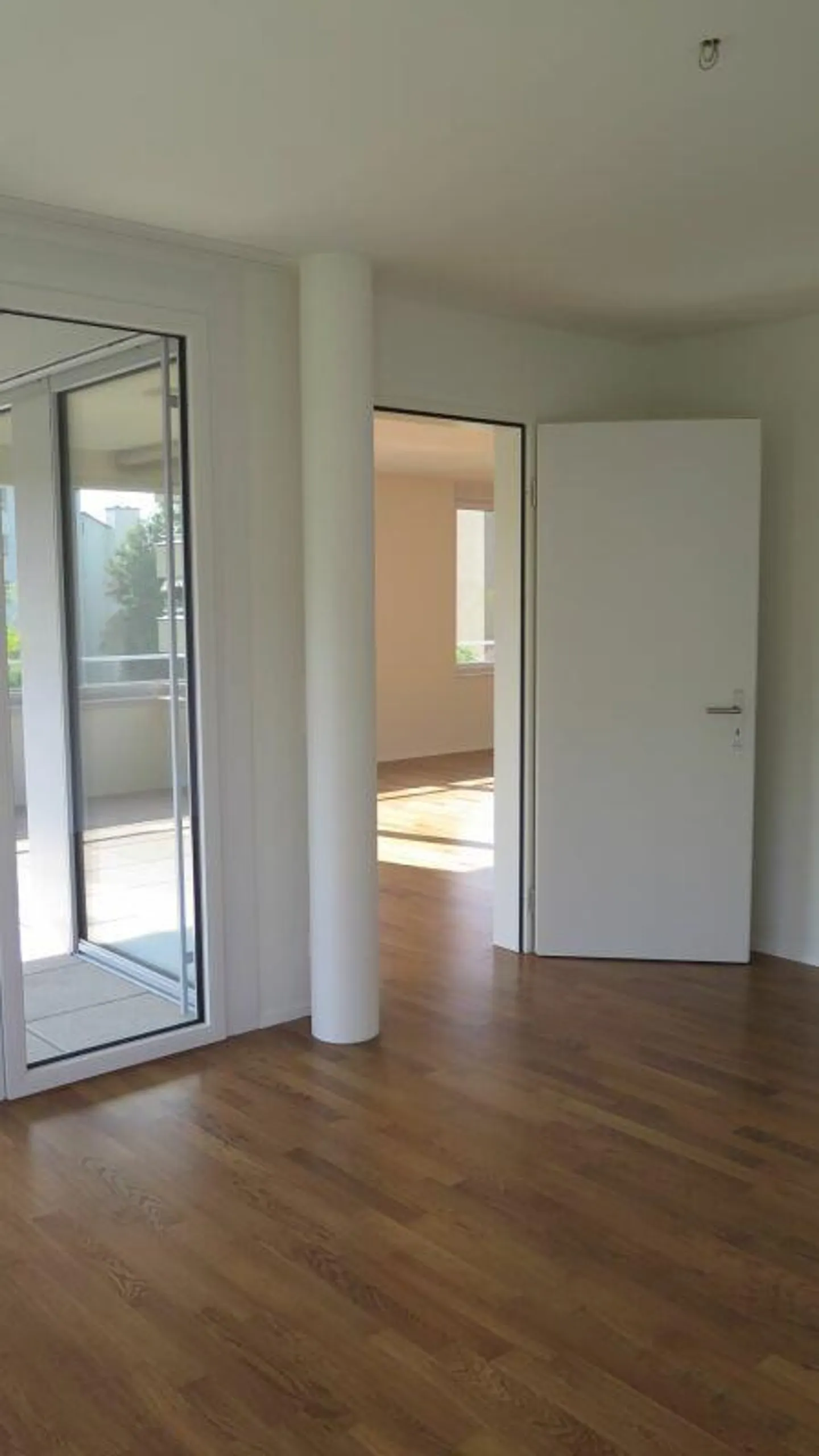 Bel et spacieux appartement de 2,5 pièces - Tout à proximité - Dans la ville... - Photo 9 sur 13