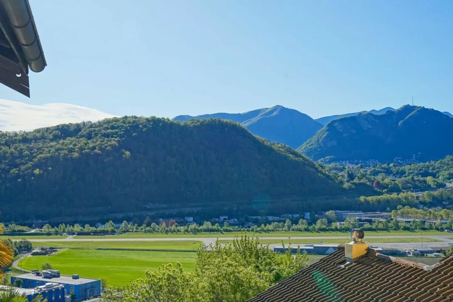 Characteristic renovated rustic with fireplace and terrace in the historic center of Mondonico - Photo 13 of 13