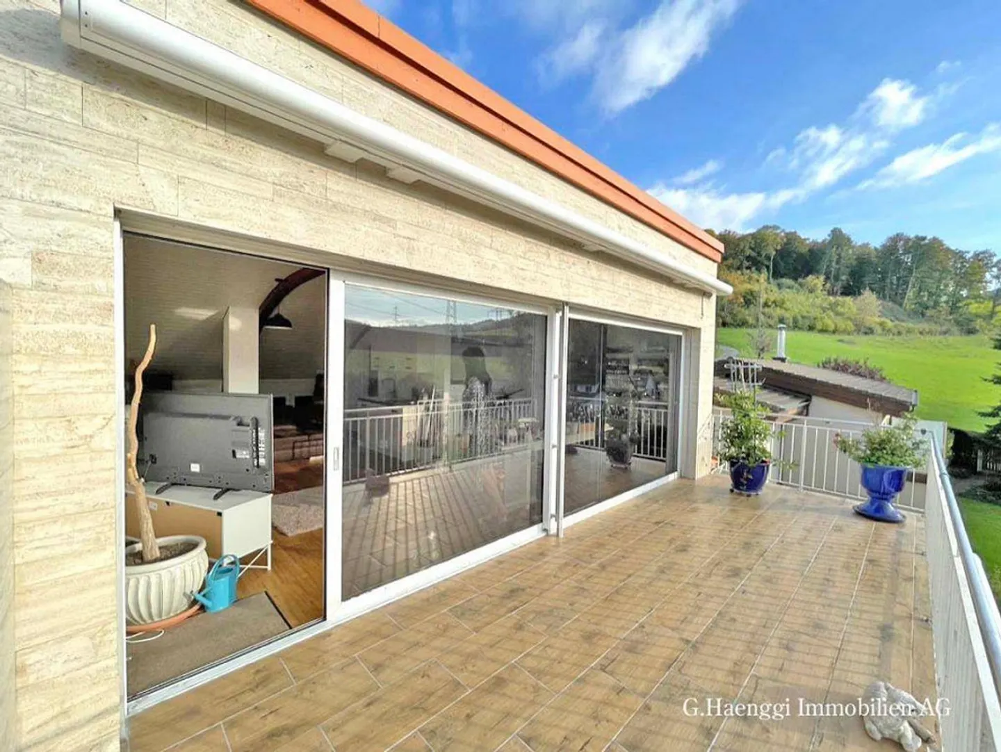 Spacious Detached House with Views - Photo 10 of 13