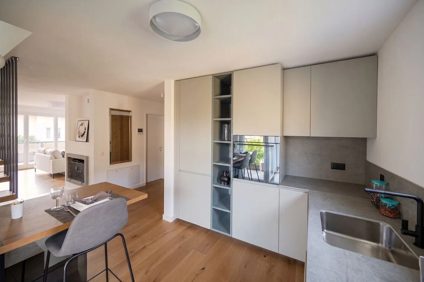 Renovated Attic Apartment in Ascona - Photo 4 of 13
