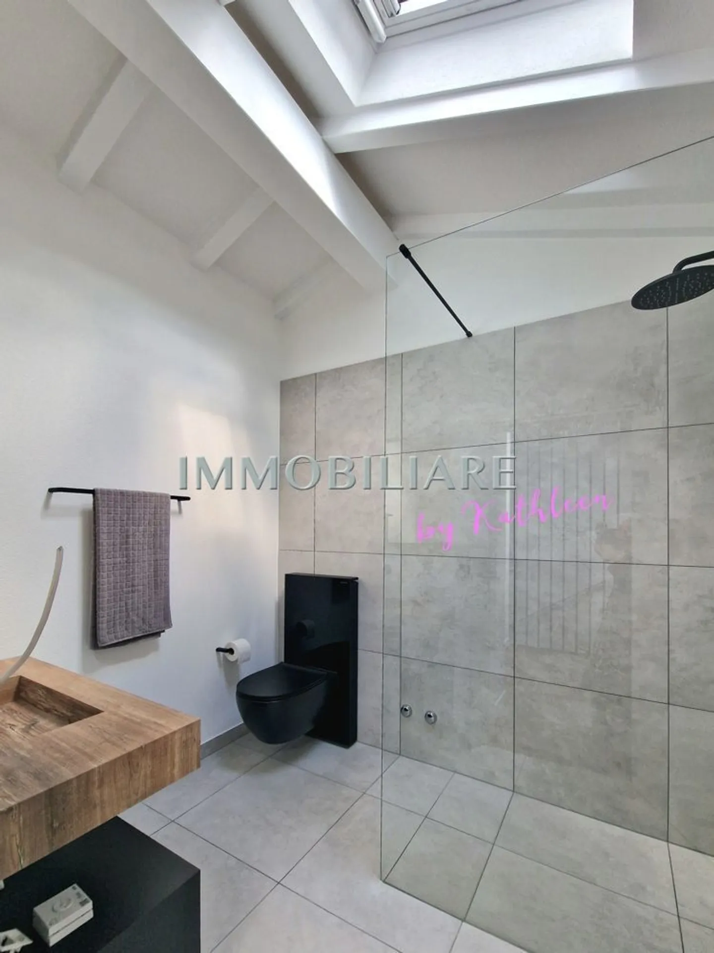 Renovated Attic Apartment in Ascona - Photo 11 of 13
