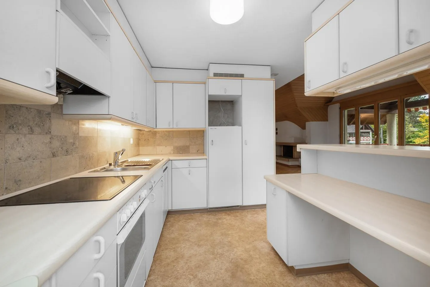 Vivere centrale con vista sul verde - Foto 3 di 10