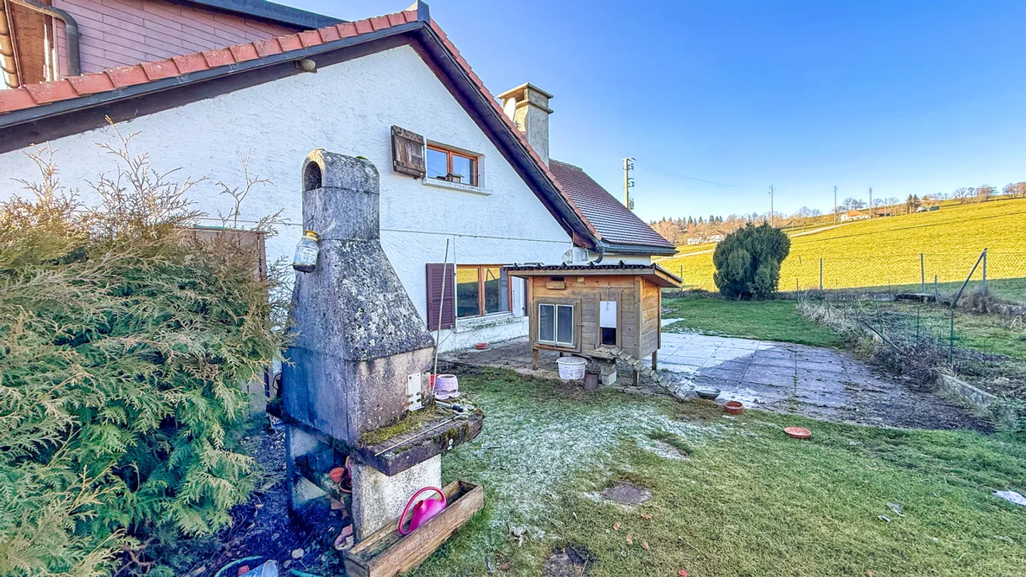 Doppelhaushälfte 5,5 Zimmer mit Ziergarten in Mont-de-Buttes / NE - Foto 5 von 21