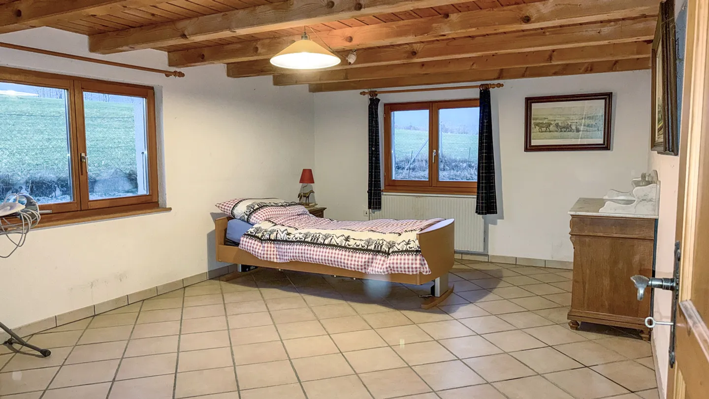 Doppelhaushälfte 5,5 Zimmer mit Ziergarten in Mont-de-Buttes / NE - Foto 14 von 21