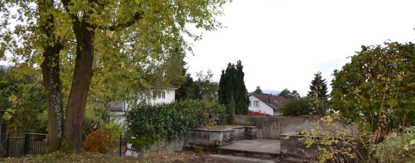 Renovated corner single-family house in a quiet location - Photo 4 of 17