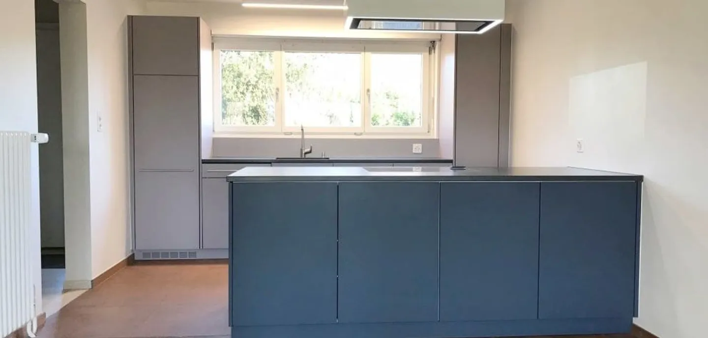 Renovated corner single-family house in a quiet location - Photo 7 of 17