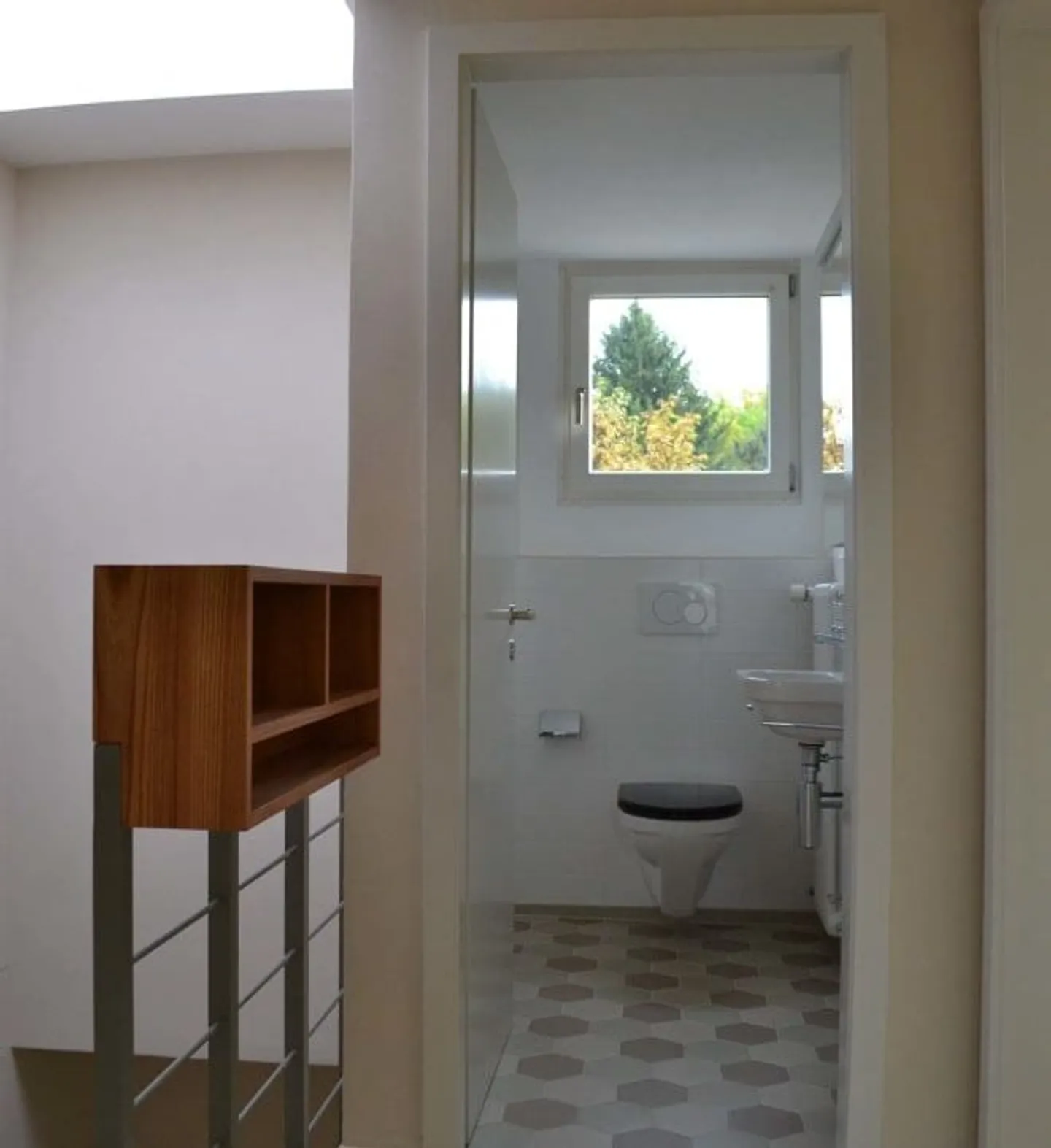 Renovated corner single-family house in a quiet location - Photo 9 of 17