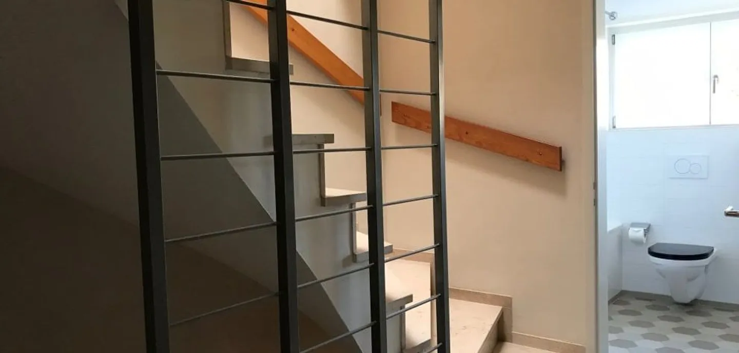 Renovated corner single-family house in a quiet location - Photo 10 of 17