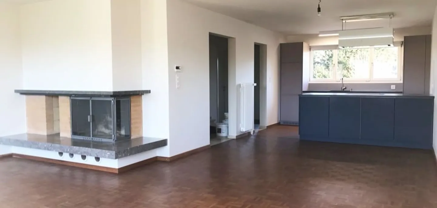 Renovated corner single-family house in a quiet location - Photo 6 of 17