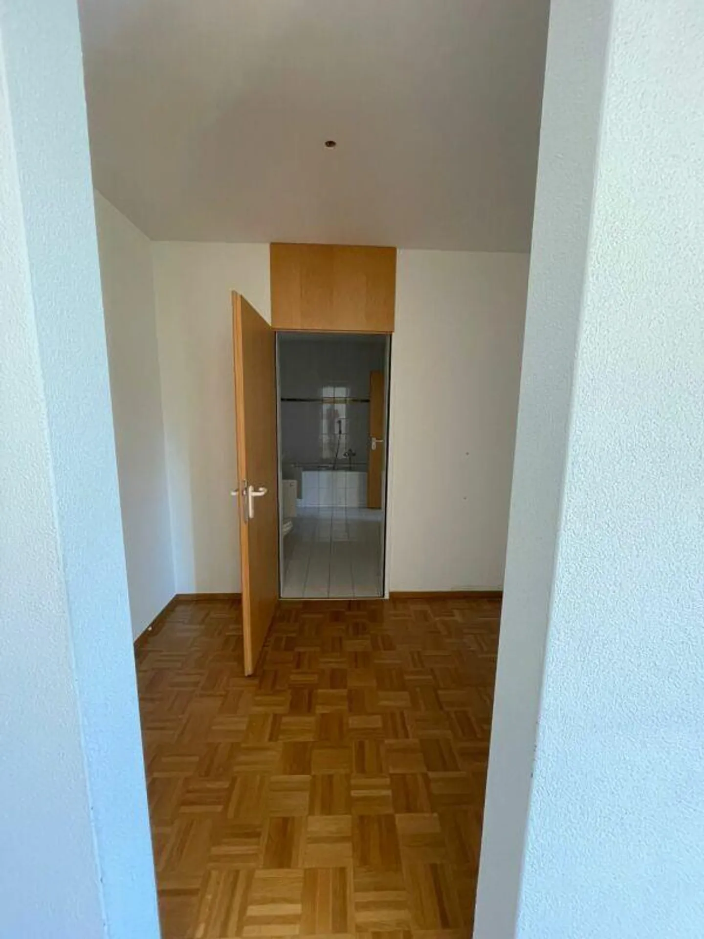 Appartamento con terrazza di 5,5 stanze con vista mozzafiato sul lago e sulle montagne - Foto 12 di 17