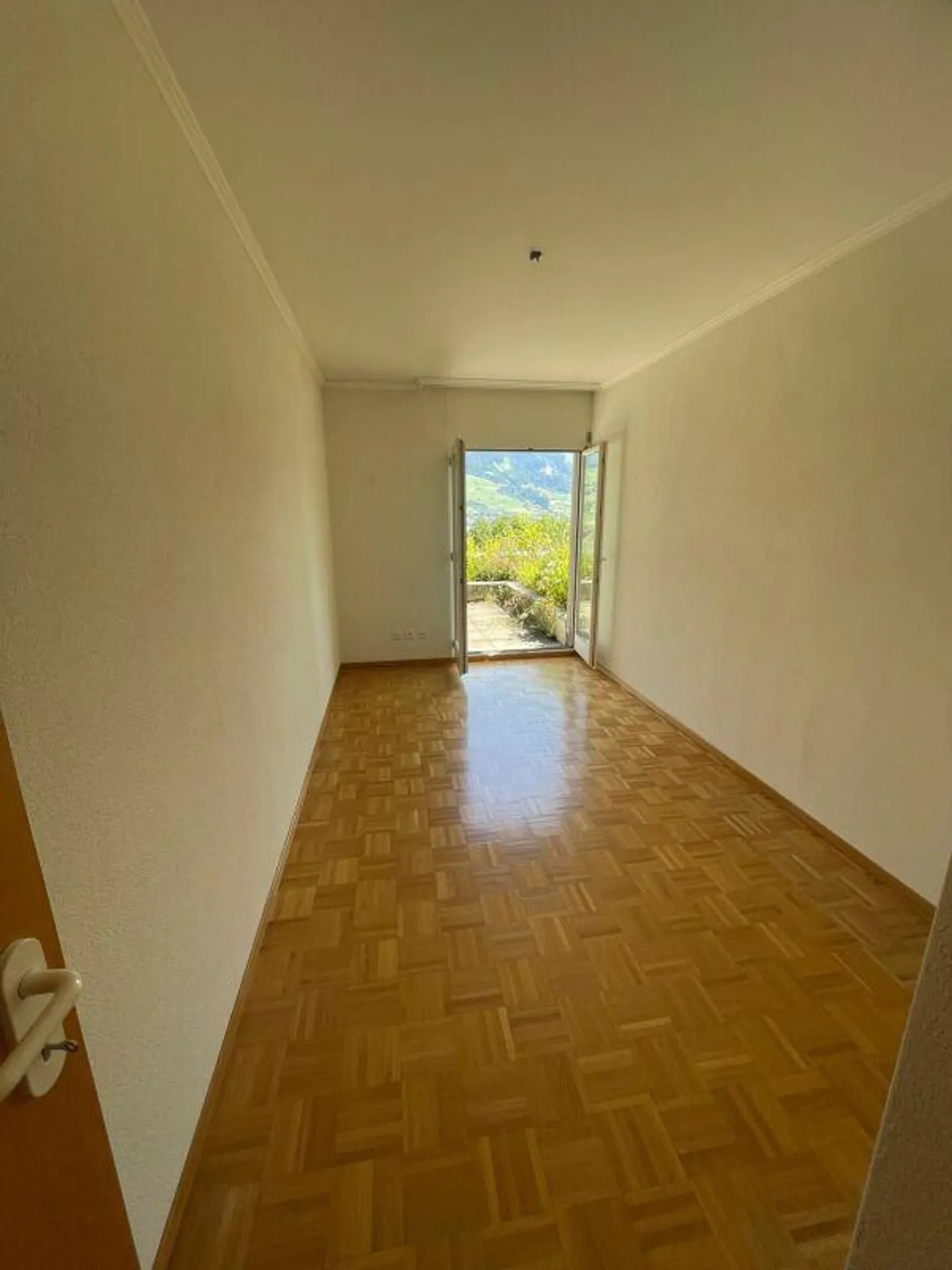 Appartamento con terrazza di 5,5 stanze con vista mozzafiato sul lago e sulle montagne - Foto 13 di 17