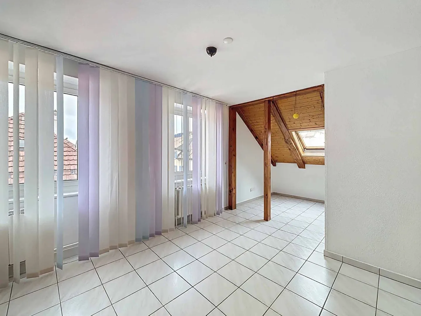 Appartement spacieux à La Chaux-de-Fonds - Photo 4 sur 12