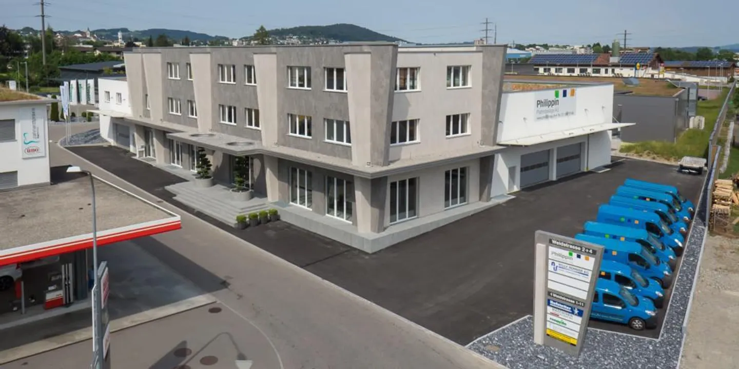 Spazio commerciale in affitto - superficie totale fino a 840m2 possibile! - Foto 1 di 14