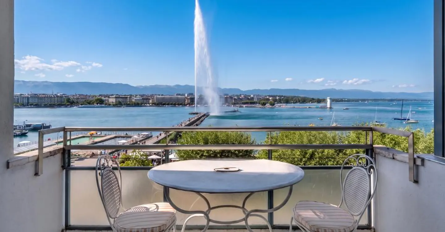 Opportunité exclusive face au Jet d'Eau – Vue imprenable sur le lac - Photo 4 sur 7