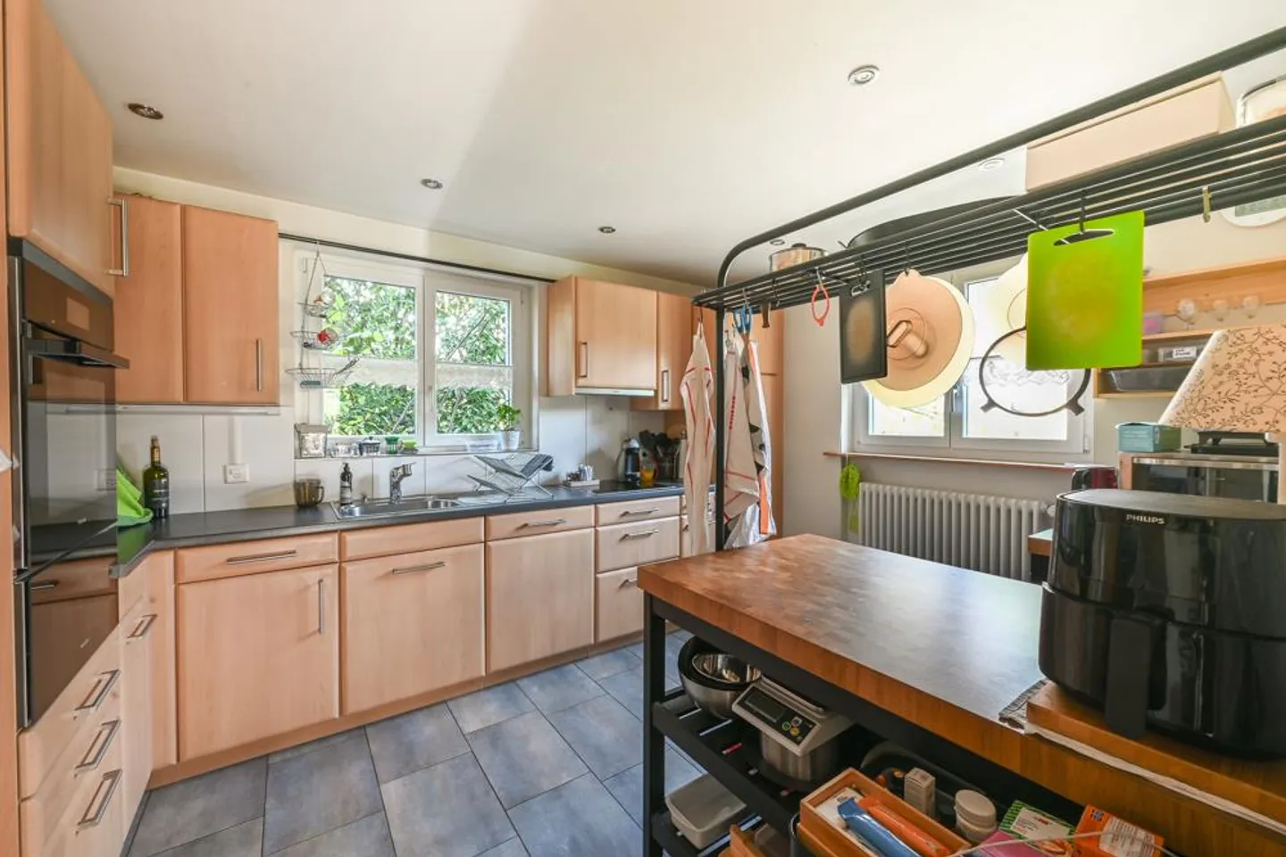 Liegenschaft mit grossem Grundstück an bevorzugter und sonniger Lage - Foto 6 von 8