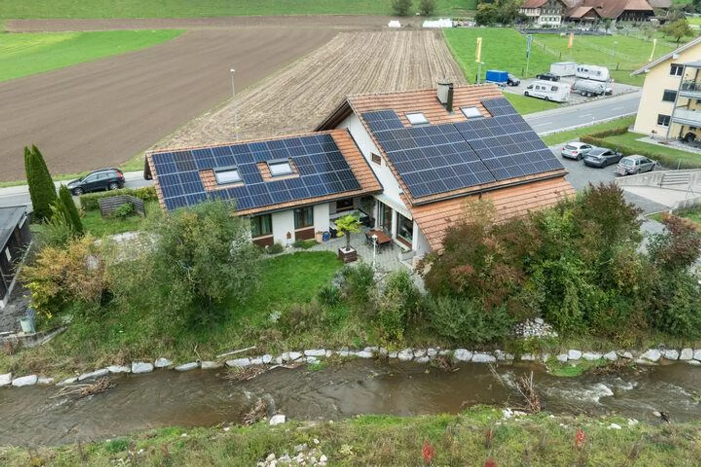 FLEXIBLE HIGH THREE - Photo 1 of 7