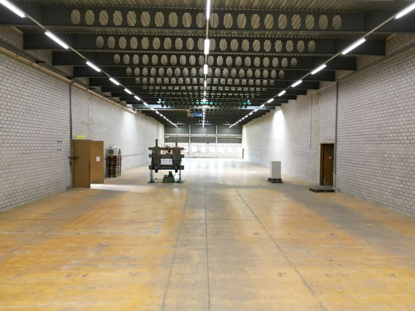 Edificio ad uso misto in affitto - Foto 6 di 10