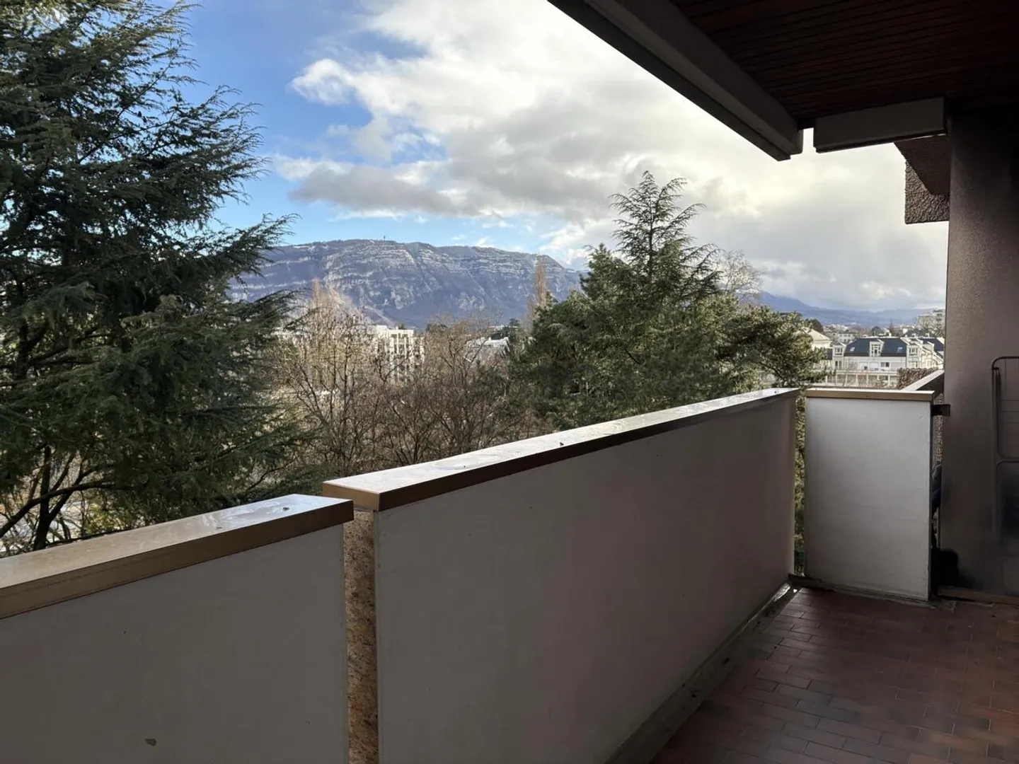 Opportunity for Investors: Vacant Studio in Prime Location in Frontenex - Photo 3 of 4