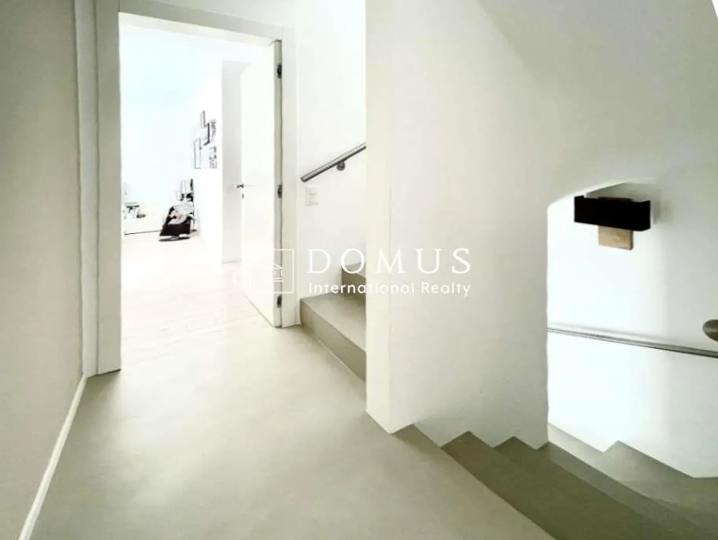For sale modern Maisonette on three floors - Photo 5 of 9