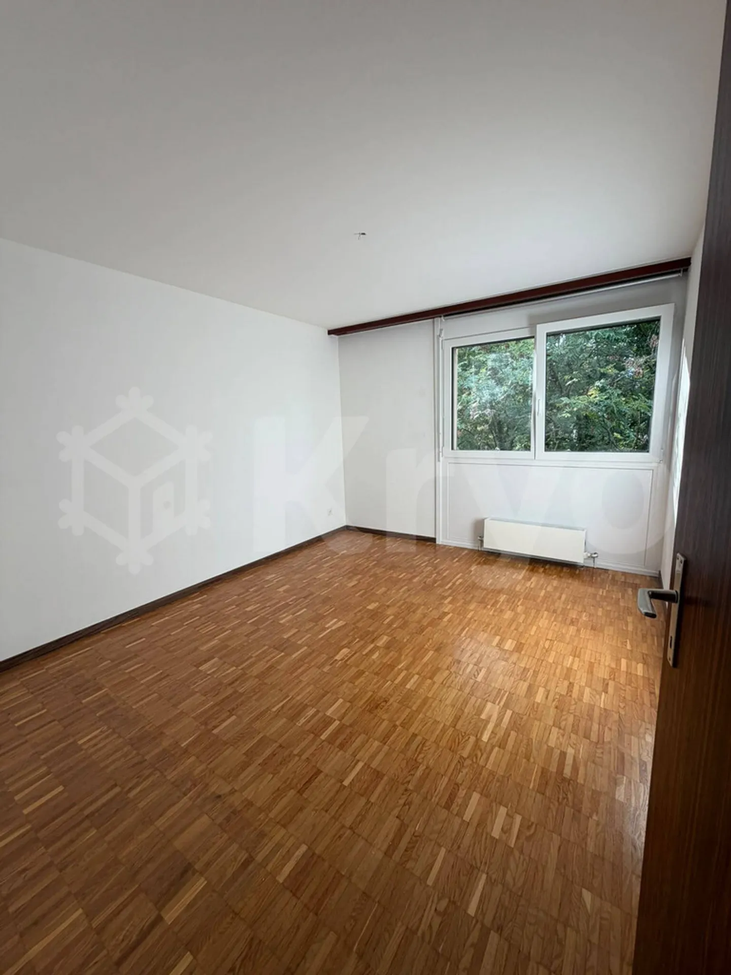3 Zimmer in einer friedlichen und grünen Umgebung - Foto 7 von 8