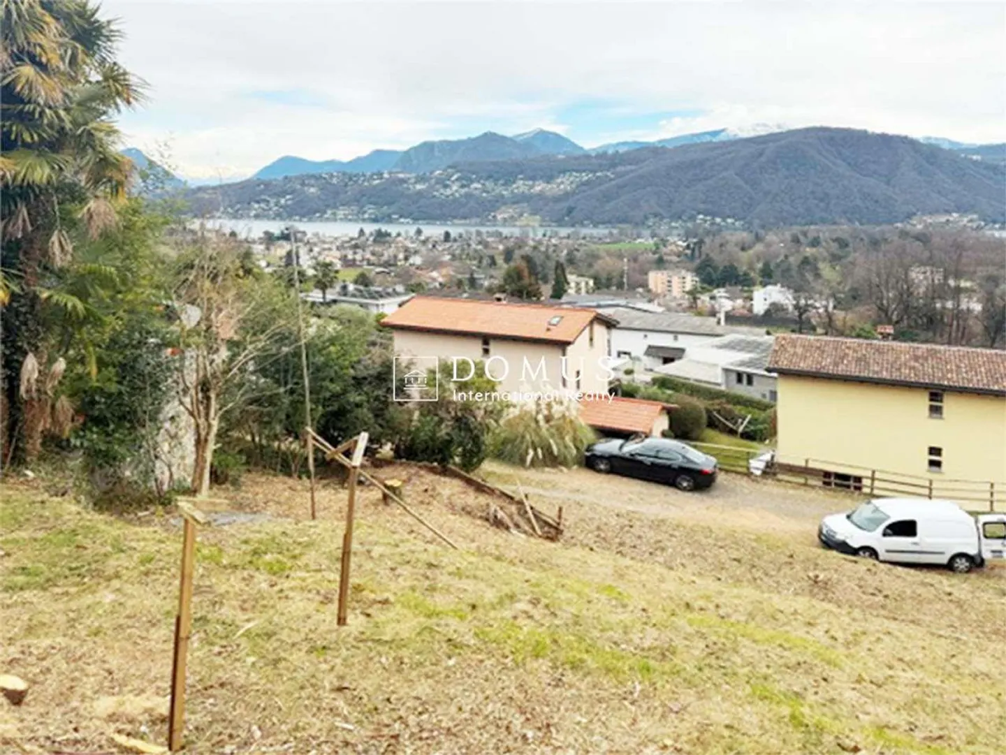 Terreno con progetto approvato a Pura - Foto 1 di 6