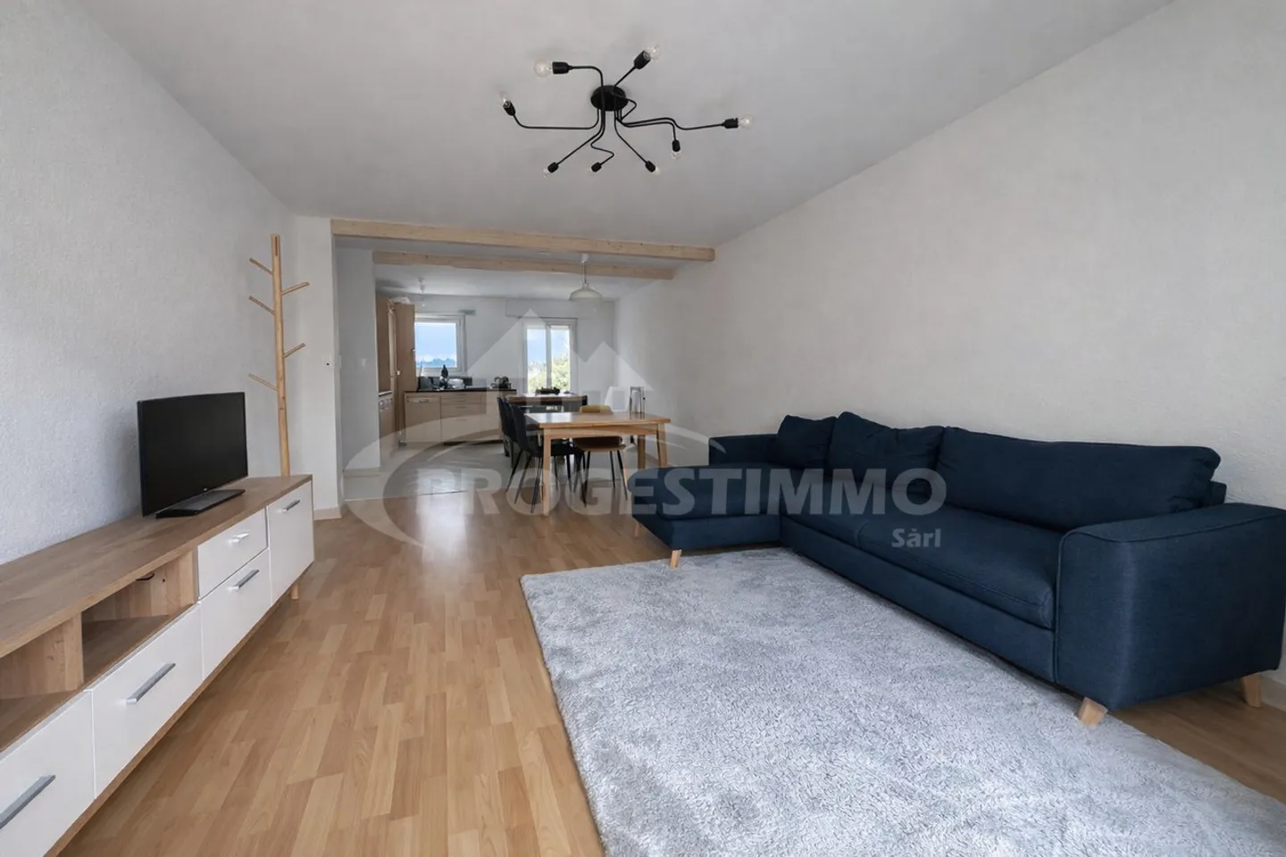 BEAUTIFUL 3.5-ROOM APARTMENT IDEALLY LOCATED - Photo 3 of 10