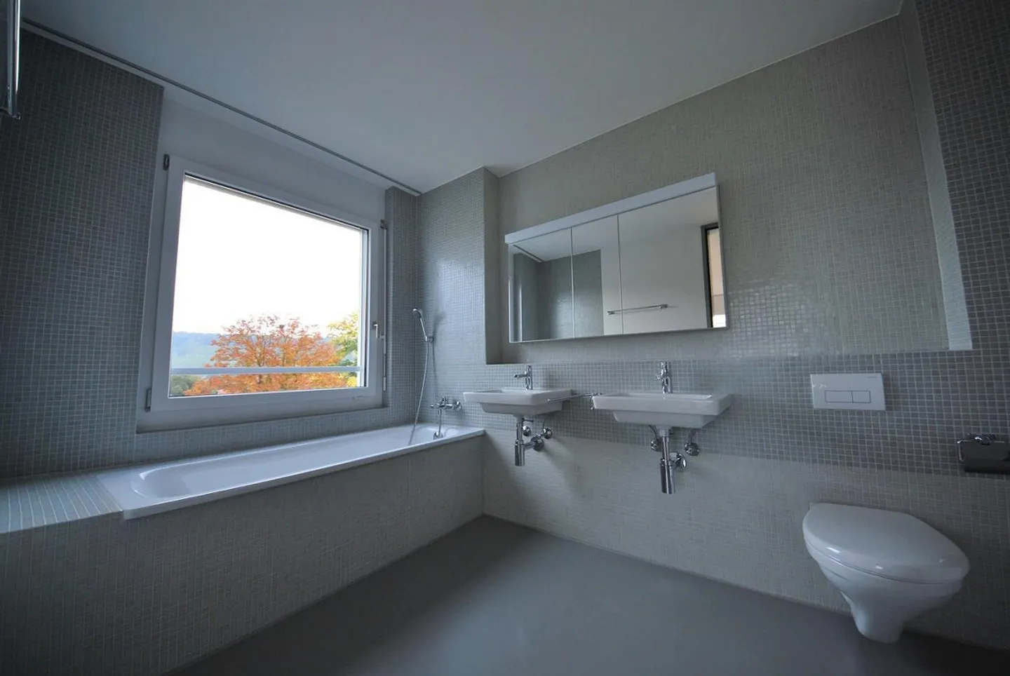Quietly located 4.5-room apartment on the 4th floor - Photo 2 of 5