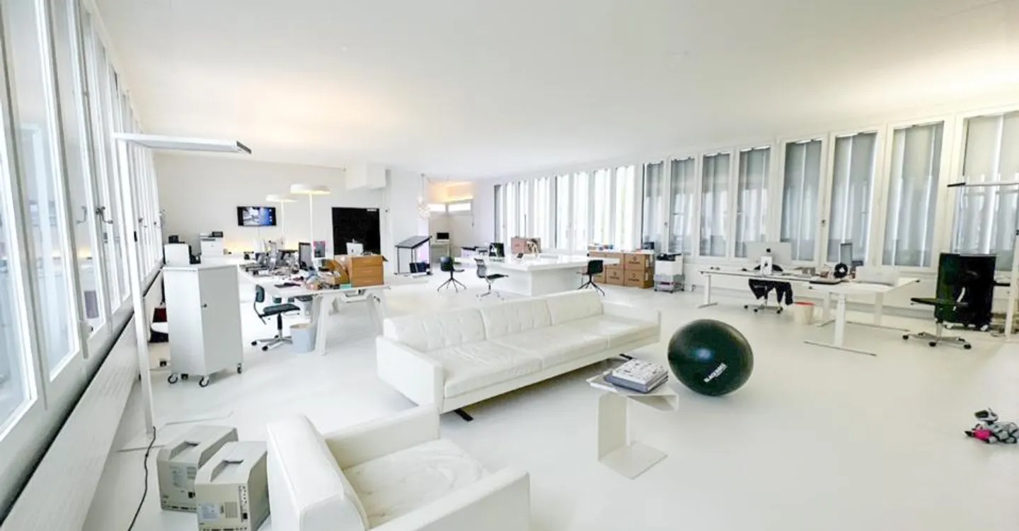 Light-flooded, versatile commercial space, office in a central location - Photo 3 of 5