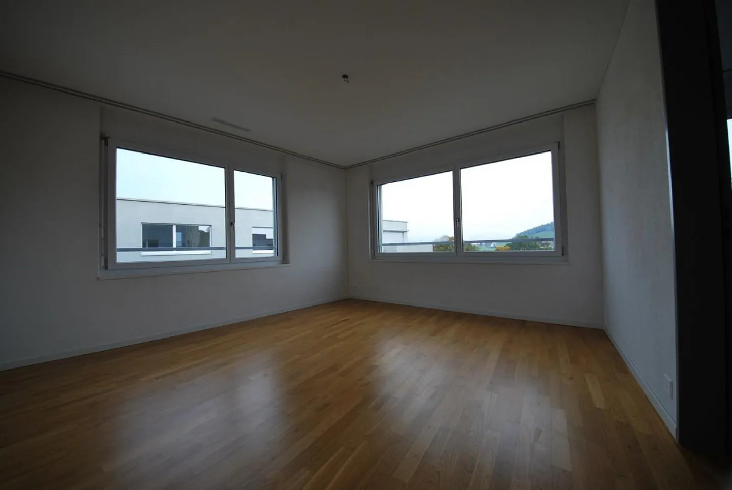 Quietly located 4.5-room apartment on the 4th floor - Photo 4 of 5