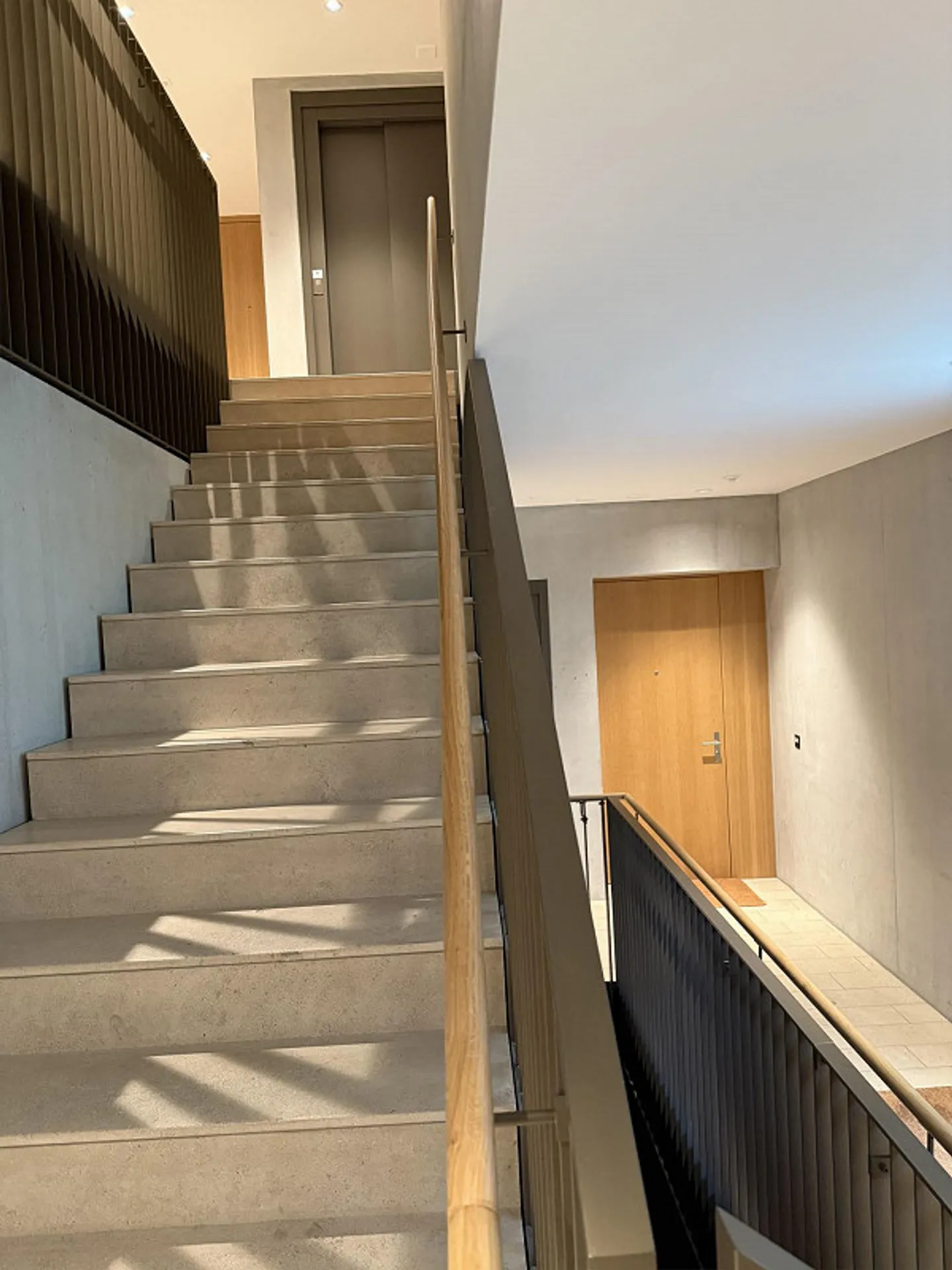 Stylische Attikawohnung mit Terrasse - Foto 7 von 17