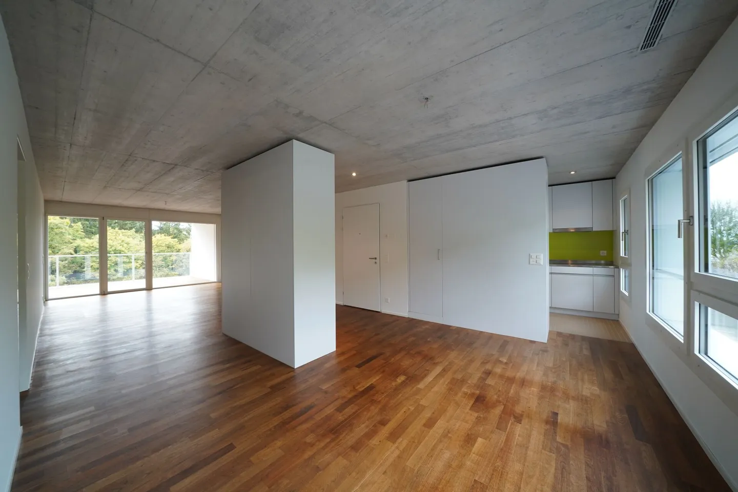 Appartamento elegante con balcone - Foto 4 di 11